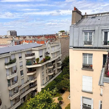 Montmartre Secret Et Calme Париж